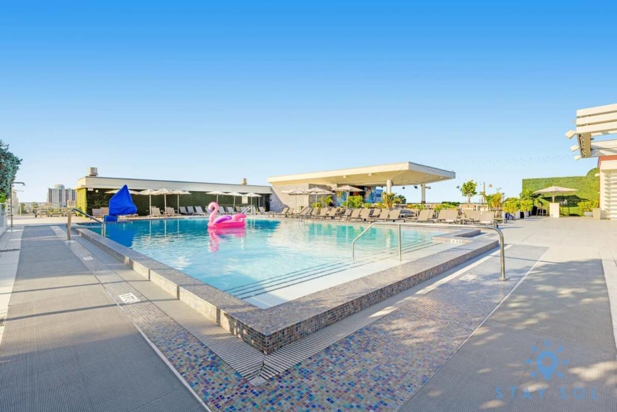 Rooftop Pool - Balcony - Hollywood Beach Broad - Walk Exterior photo